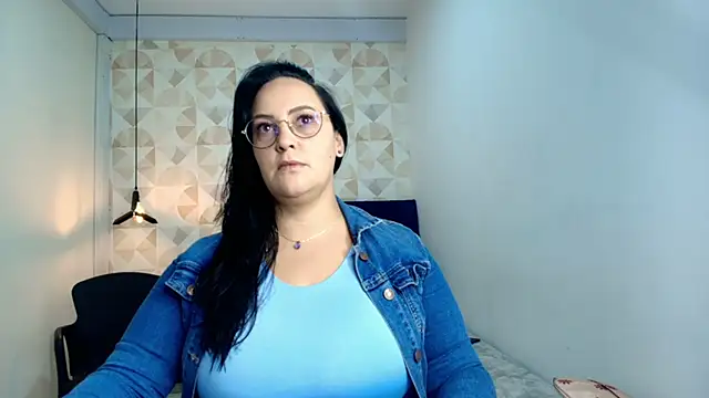 Snapshot of veronicabbw chatting on 10-21-25, 12:04 veronicabbw online show from 10-21-25, 12:04