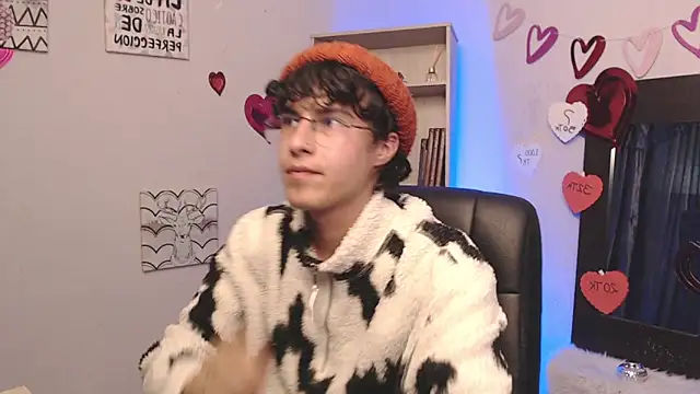 Jeam hot online show from 03-04-25, 08:49