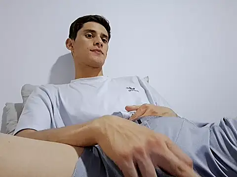 Snapshot of Flaco20xx chatting on 02-20-26, 01:35 Flaco20xx online show from 02-20-26, 01:35