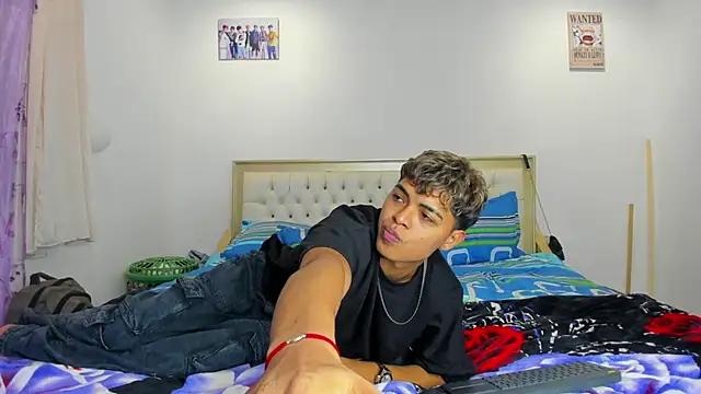 dafnezahiraa  online show from 01-05-25, 03:43