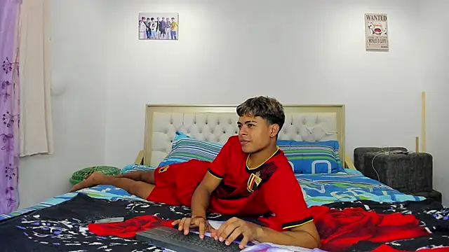 dafnezahiraa  online show from 01-04-25, 03:18