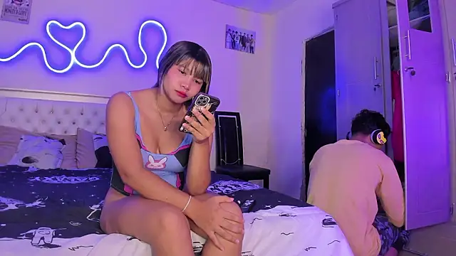 Snapshot of dafnezahiraa_ chatting on 02-14-26, 09:15 dafnezahiraa online show from 02-14-26, 09:15