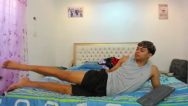 dafnezahiraa  online show from 01-30-25, 06:10