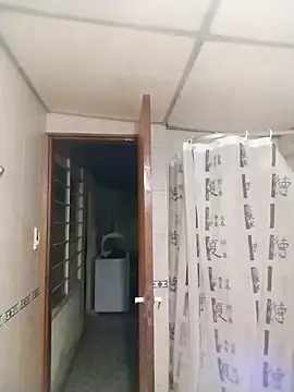 lucylovles online show from 02-19-26, 05:04