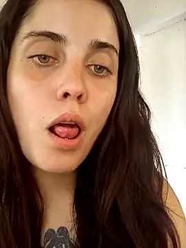 lucylovles online show from 01-28-25, 02:10