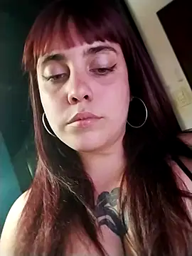 lucylovles online show from 11-17-25, 01:20