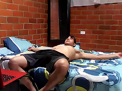 Snapshot of esteban2810m chatting on 03-10-26, 02:37 esteban2810m online show from 03-10-26, 02:37