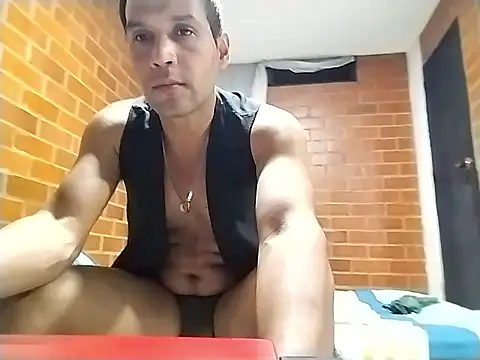 Snapshot of esteban2810m chatting on 03-11-26, 02:27 esteban2810m online show from 03-11-26, 02:27