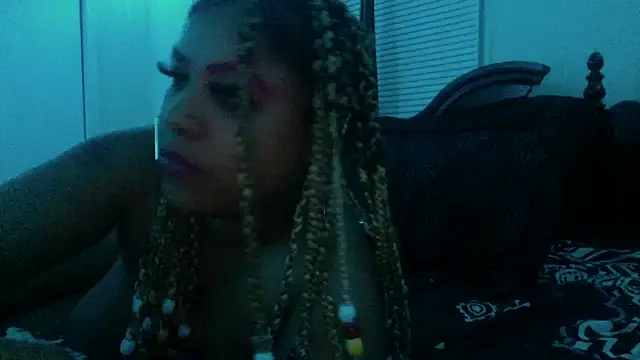 Snapshot of Hazel_Grey chatting on 03-19-25, 05:52 Hazel Grey online show from 03-19-25, 05:52