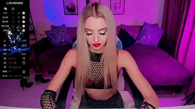 Emilia Klar online show from 10-13-25, 03:02