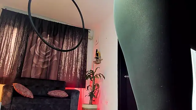 Alaia Love77 online show from 11-17-25, 10:14