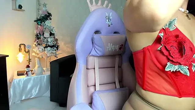 Alaia Love77 online show from 12-22-25, 10:43