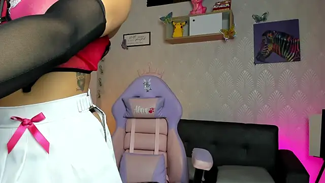 Alaia Love77 online show from 11-15-25, 04:33