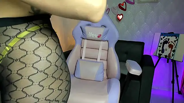 Alaia Love77 online show from 02-25-26, 08:41