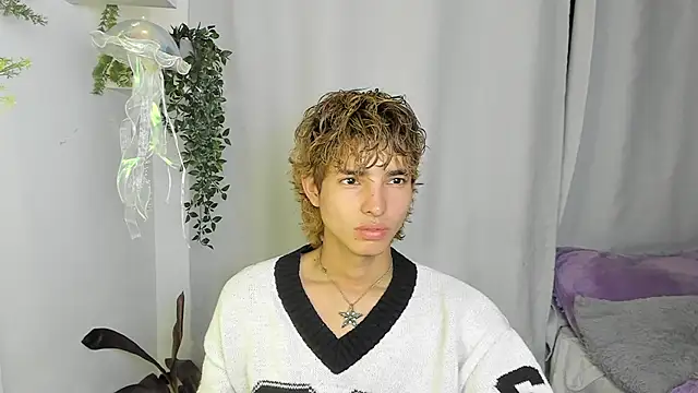 santy-kitty online show from 10-07-25, 02:12