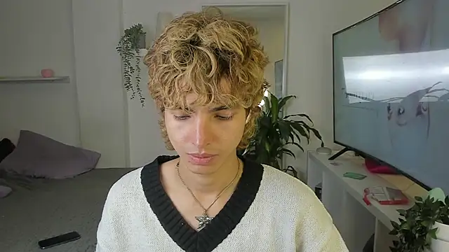 santy-kitty online show from 10-20-25, 04:25