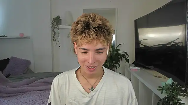 santy-kitty online show from 10-30-25, 06:05