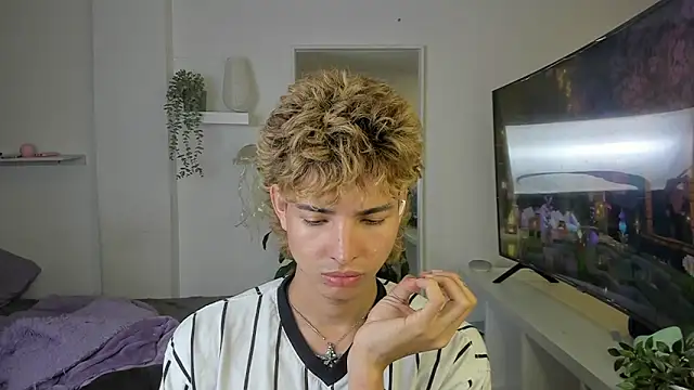 santy-kitty online show from 11-08-25, 01:31