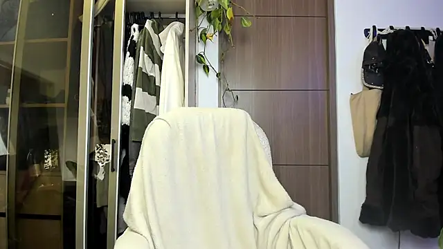 santy-kitty online show from 02-27-25, 06:57