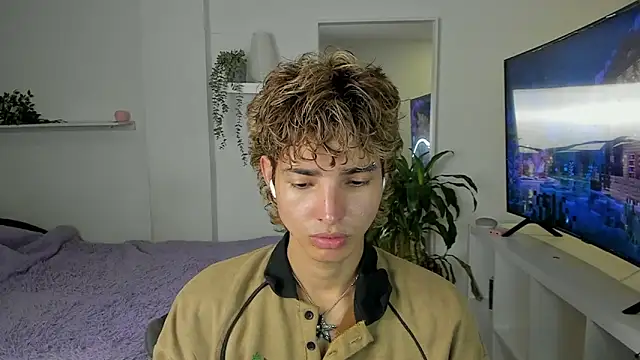 santy-kitty online show from 09-23-25, 11:45