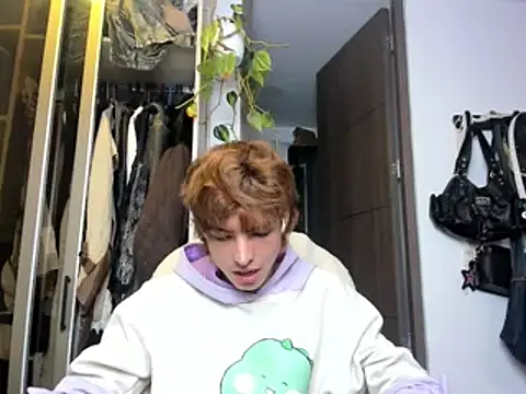 santy-kitty online show from 02-04-25, 01:23