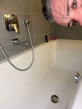 Sissy-Bee online show from 01-17-25, 07:27