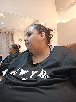 Snapshot of Alisson_am chatting on 06-17-26, 11:31 Alisson am online show from 06-17-26, 11:31