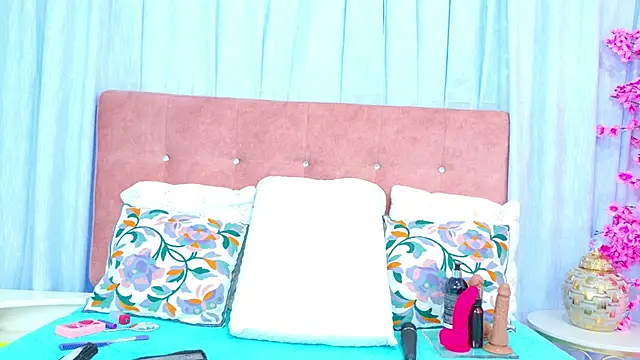 AlliciaKim online show from 11-14-25, 07:17