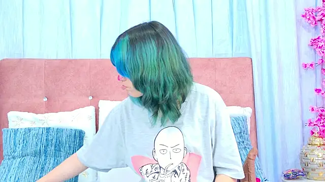 AlliciaKim online show from 10-31-25, 07:21