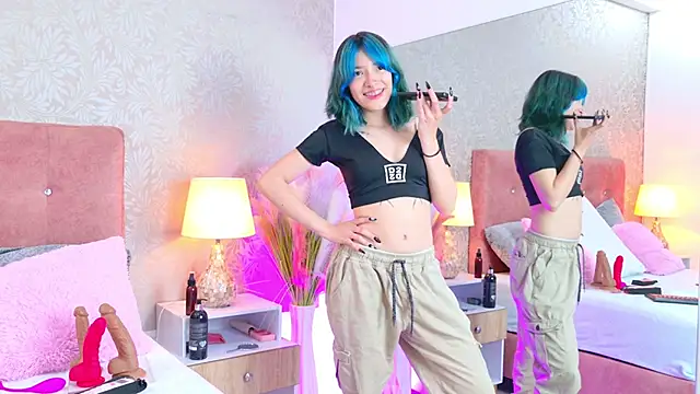 AlliciaKim online show from 10-13-25, 07:37