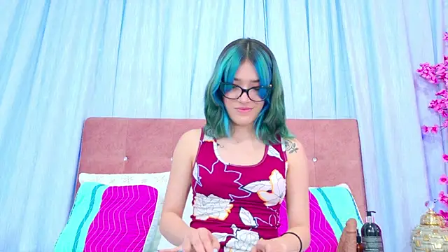 AlliciaKim online show from 11-12-25, 07:18