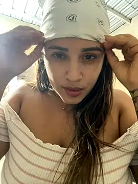 perlita05 online show from 11-12-25, 03:49