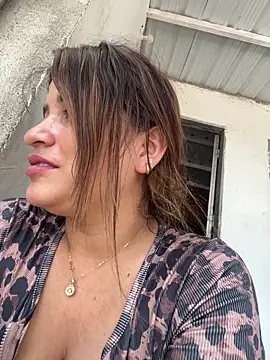 perlita05 online show from 09-11-25, 07:25