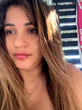 perlita05 online show from 12-04-25, 07:02