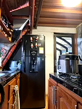 amazonafit  online show from 04-18-26, 09:37