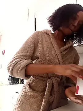 02Boitybaby online show from 01-12-26, 07:37