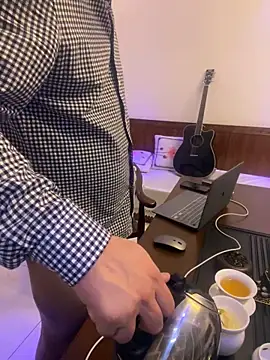 Snapshot of ShaoZian_1 chatting on 11-23-25, 06:07 ShaoZian 1 online show from 11-23-25, 06:07