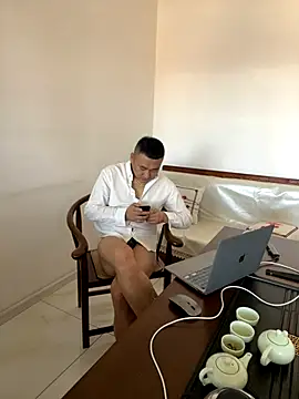 Snapshot of ShaoZian_1 chatting on 10-30-25, 03:38 ShaoZian 1 online show from 10-30-25, 03:38