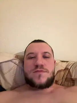 Snapshot of klydick chatting on 12-27-24, 09:43 klydick online show from 12-27-24, 09:43