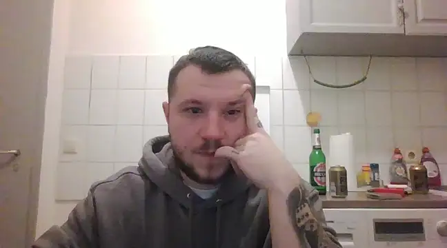 Snapshot of klydick chatting on 02-04-25, 08:17 klydick online show from 02-04-25, 08:17