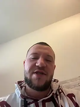 Snapshot of klydick chatting on 12-24-24, 10:44 klydick online show from 12-24-24, 10:44