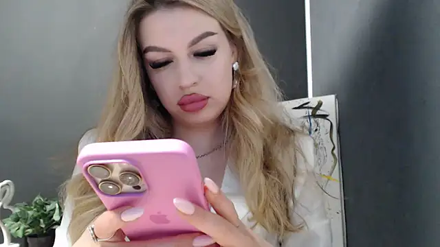 Snapshot of Your_Jessy chatting on 05-21-26, 12:13 Your Jessy online show from 05-21-26, 12:13