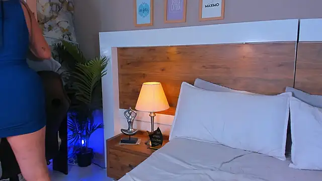 EmaBakker online show from 03-19-26, 08:03