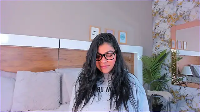 EmaBakker online show from 12-13-25, 08:04