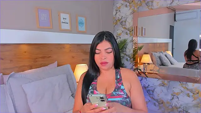 EmaBakker online show from 11-23-25, 12:37