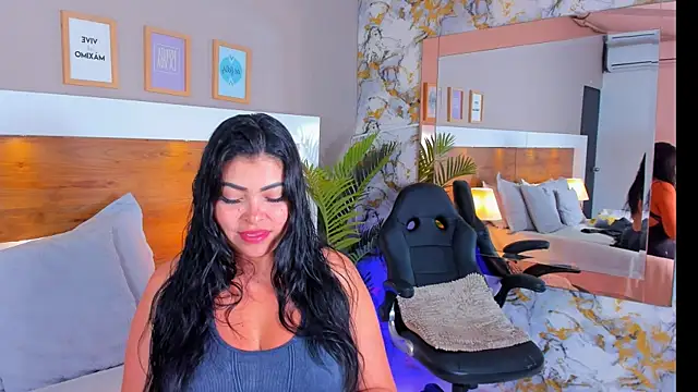 EmaBakker online show from 04-08-26, 04:47