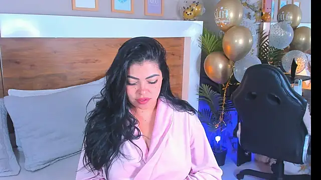 EmaBakker online show from 04-12-26, 11:46