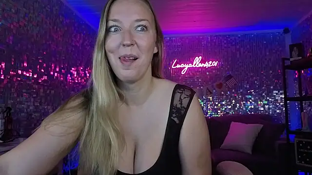 Snapshot of lucyallen4201 chatting on 06-18-26, 12:10 lucyallen4201 online show from 06-18-26, 12:10