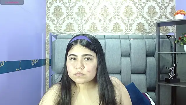 Laura Copers online show from 05-10-26, 02:37