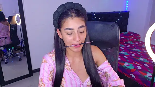 JulietaCheerr online show from 12-16-25, 01:10